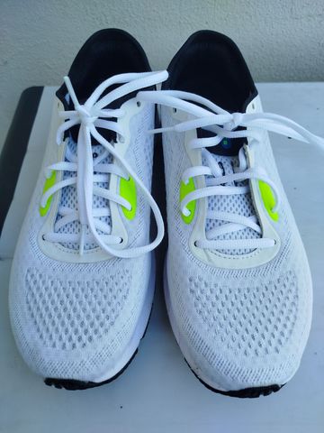 Gebrauchtes Under Armour Sonic 5 2024 Running Shoes