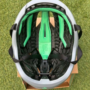Used Lazer Vento KinetiCore Helmet 2024 bike — image 6 of 10