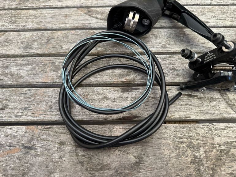 Used Shimano 105 ST-R7000 Shifter/Brake Lever Set bike — image 4 of 7