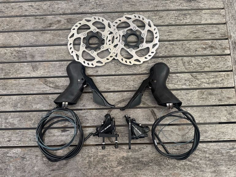 Used Shimano 105 ST-R7000 Shifter/Brake Lever Set bike — image 1 of 7