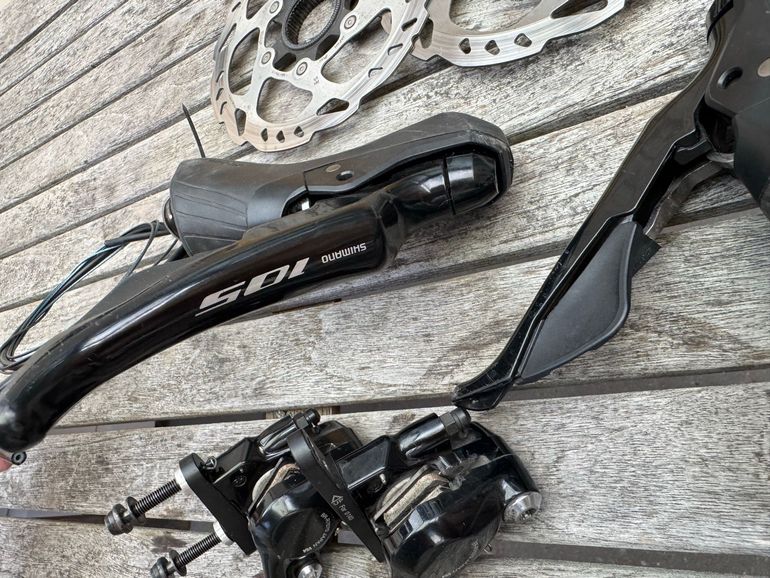 Used Shimano 105 ST-R7000 Shifter/Brake Lever Set bike — image 6 of 7