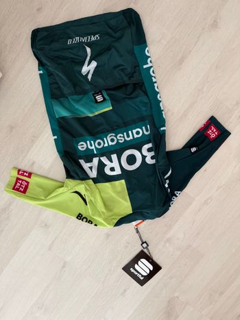 Used Sportful Bora Hansgrohe Bomber Jersey XS 2024 bike — image 2 of 3