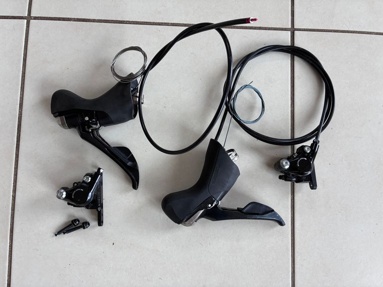 Used Shimano 105 / ST RS685 bike — image 1 of 12