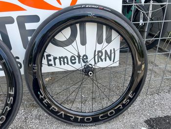 Used Bianchi Reparto Corse SPB Tech 50R/65R Carbon Wheelset bike — image 4 of 4