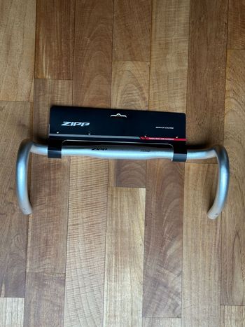 Used Zipp Service Course 80 Ergo Handlebar 2025 bike