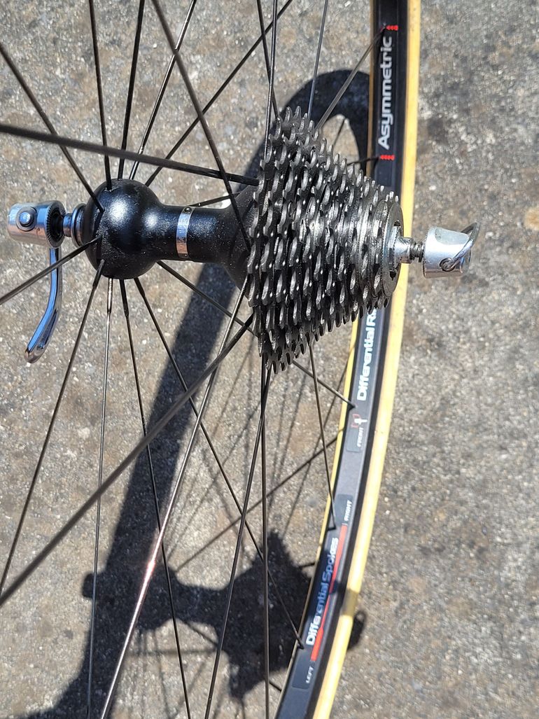 Used Campagnolo Neutron Asymetric Rims for Clincher bike — image 2 of 3