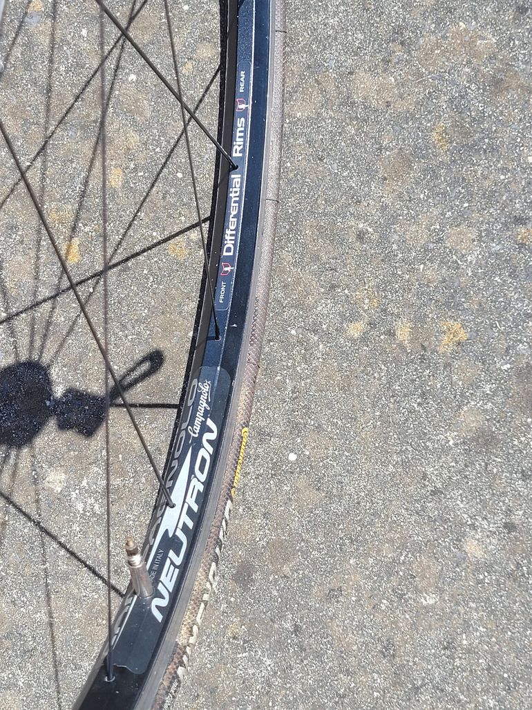Used Campagnolo Neutron Asymetric Rims for Clincher bike — image 3 of 3