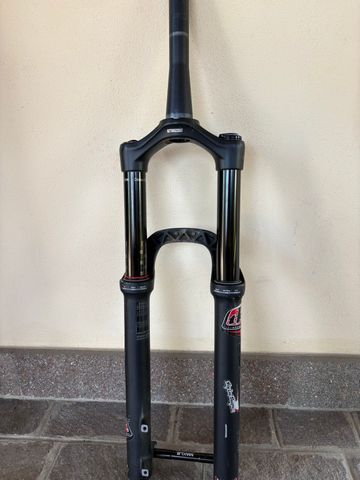 Brugt RockShox Yari RC Fork bike — billede 2 af 3