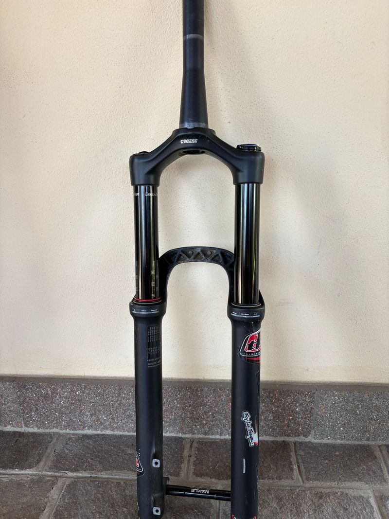 Brugt RockShox Yari RC Fork bike — billede 2 af 3