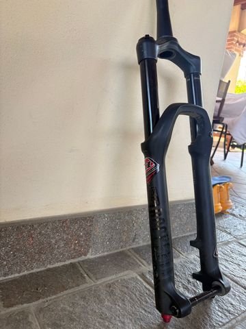 Brugt RockShox Yari RC Fork bike — billede 3 af 3
