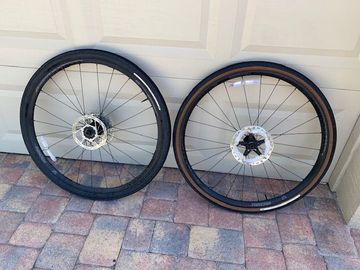 Used Bontrager Paradigm Comp 25 TLR Disc Road Wheelset 2023 Wheels