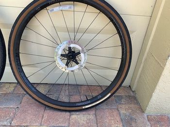 Used Bontrager Paradigm Comp 25 TLR Disc Road Wheelset 2023 bike — image 2 of 9