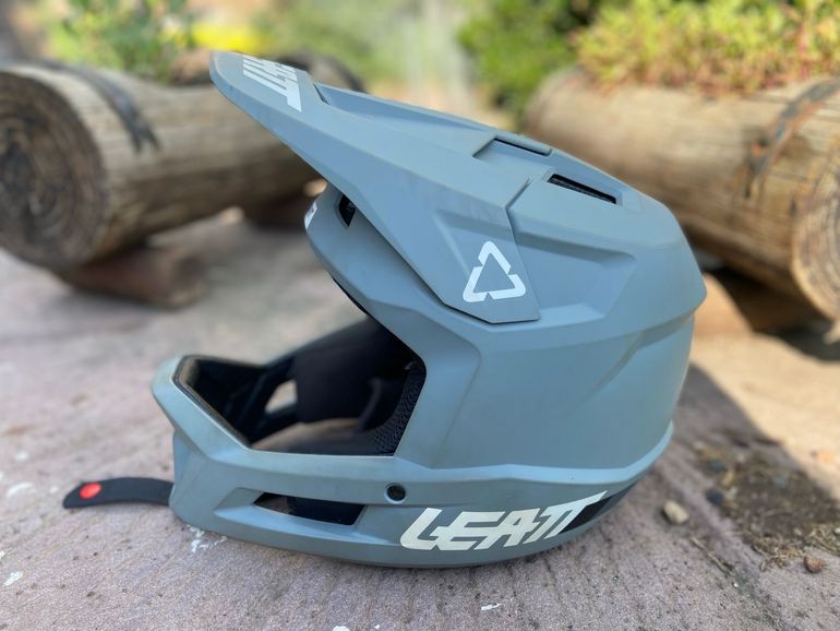 Used LEATT Gravity 1.0 Full-Face Helmet bike — image 1 of 5