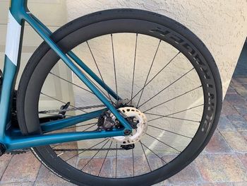 Used Bontrager Aeolus Elite 35 OCLV Carbon Tubeless Ready Wheelset 2023 bike — image 3 of 10