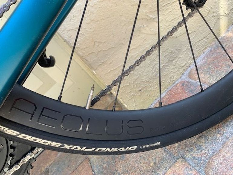 Used Bontrager Aeolus Elite 35 OCLV Carbon Tubeless Ready Wheelset 2023 bike — image 4 of 10
