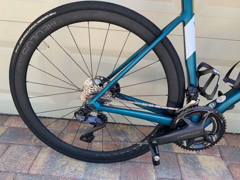 Used Bontrager Aeolus Elite 35 OCLV Carbon Tubeless Ready Wheelset 2023 bike — image 8 of 10