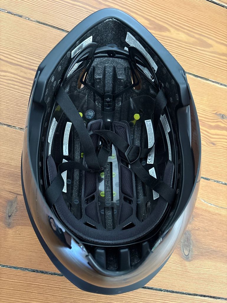 Used Giro MIPS Helmet bike — image 5 of 6
