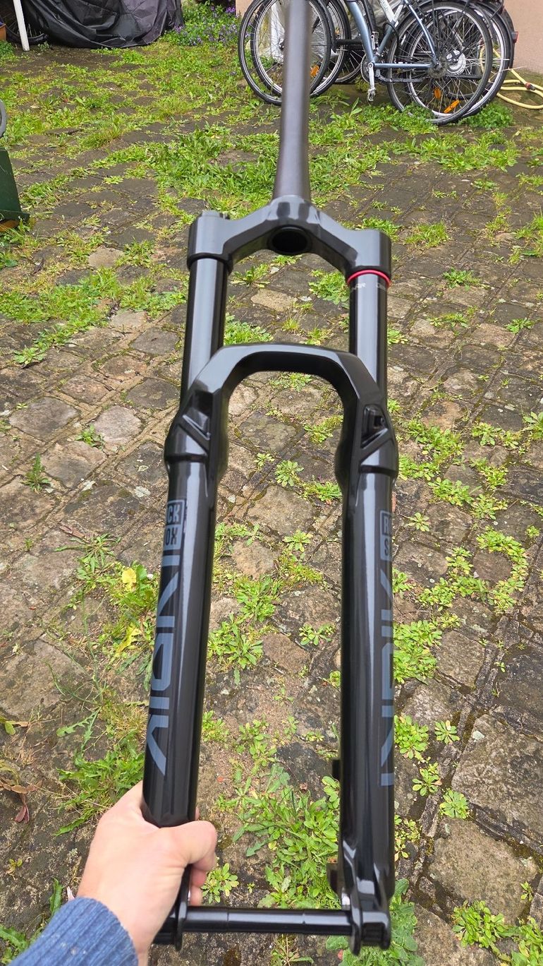 Used RockShox Lyrik 160 29" Fork bike — image 2 of 2