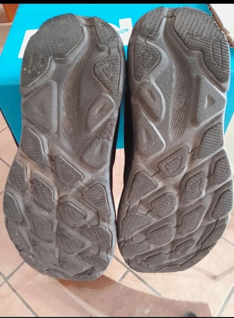 Used Hoka Clifton 9 GTX bike — image 6 of 8