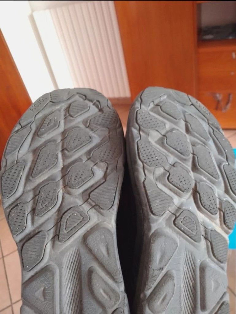 Used Hoka Clifton 9 GTX bike — image 7 of 8