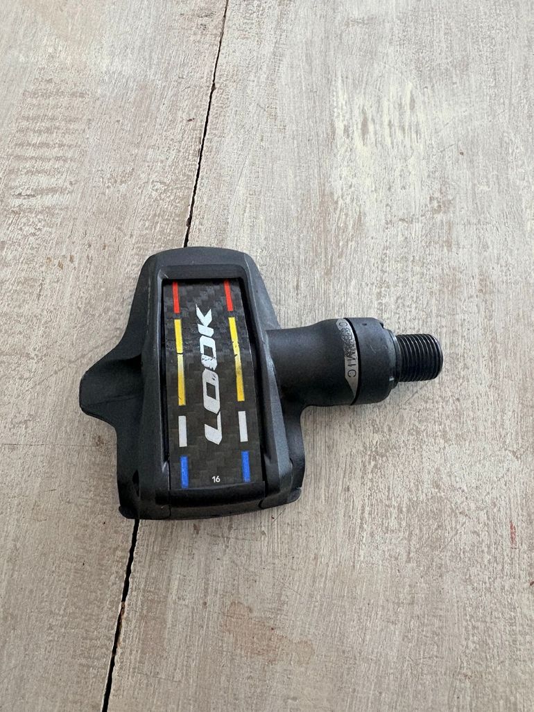 Used Look Keo Blade Carbon Ceramic Pedals & Cleats bike — image 4 of 5