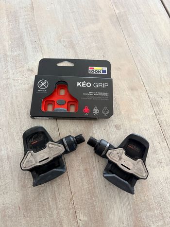 Used Look Keo Blade Carbon Ceramic Pedals & Cleats bike