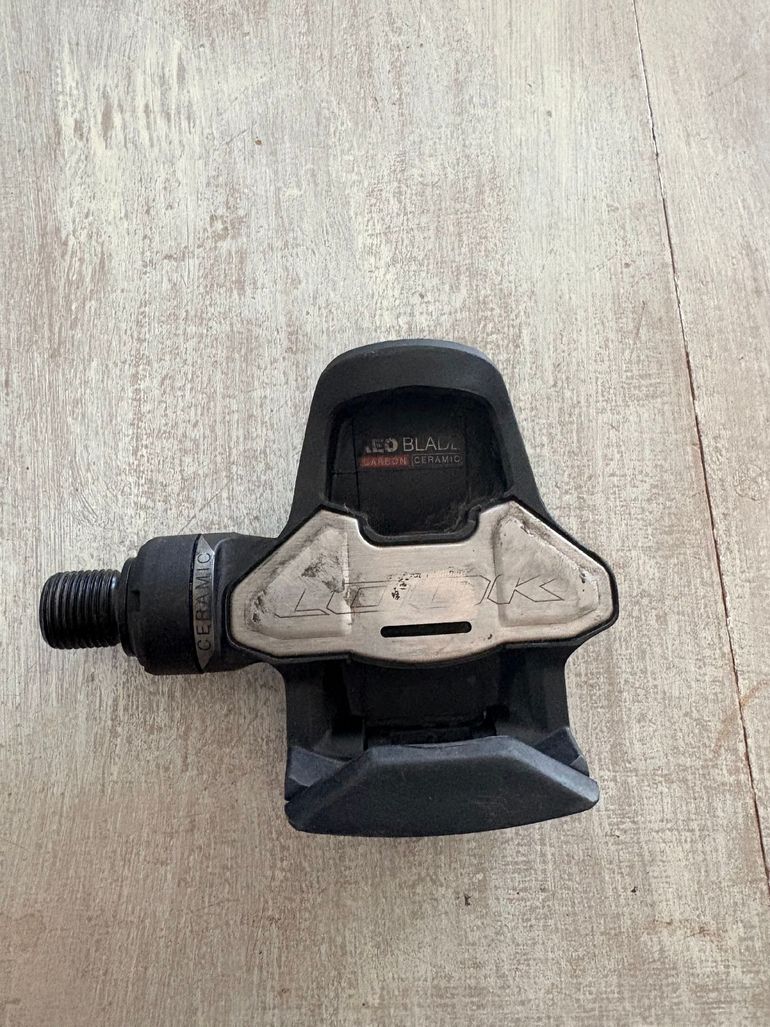 Used Look Keo Blade Carbon Ceramic Pedals & Cleats bike — image 3 of 5