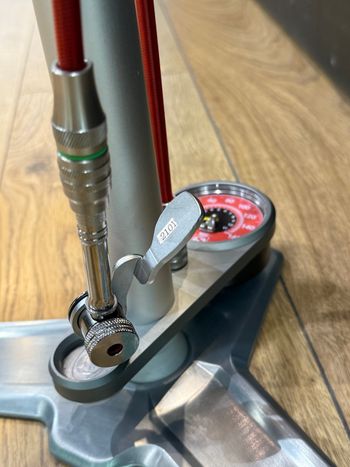 Used Silca SuperPista Ultimate Hiro Edition Standpumpe - silber bike — image 5 of 11