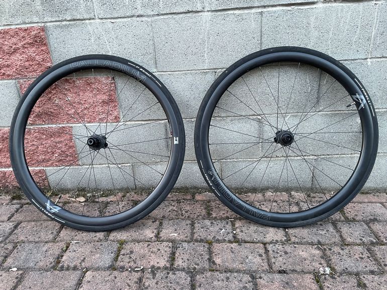 Used Velomann Palladium 33mm Carbon Wheels 2024 bike — image 2 of 2