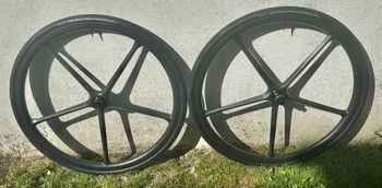 Used carbotec Roues à bâtons carbone freinage disque center lock Shimano HG corps de roue libre pour cassette 11v et 12v 2026 bike — image 4 of 9