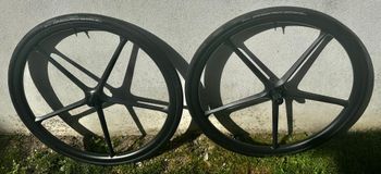 Used carbotec Roues à bâtons carbone freinage disque center lock Shimano HG corps de roue libre pour cassette 11v et 12v 2026 bike — image 3 of 9