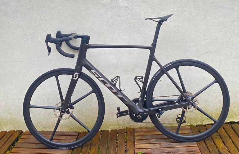 Used carbotec Roues à bâtons carbone freinage disque center lock Shimano HG corps de roue libre pour cassette 11v et 12v 2026 bike — image 1 of 9