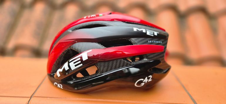 Used MET Trenta 3K Carbon UAE Team Emirates 2024 bike — image 5 of 6