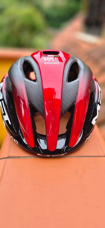 Used MET Trenta 3K Carbon UAE Team Emirates 2024 bike — image 2 of 6