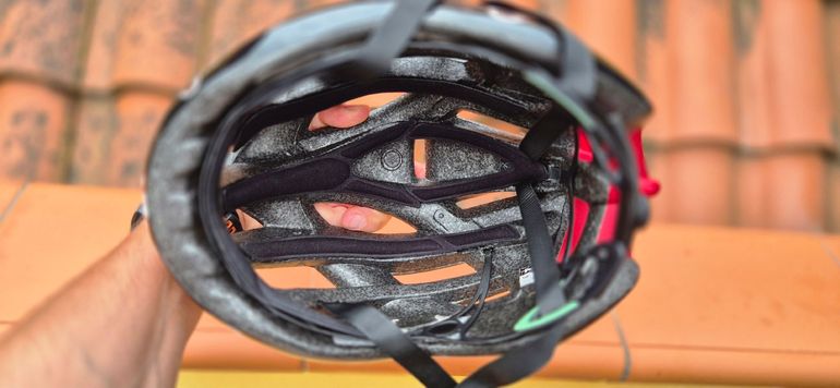Used MET Trenta 3K Carbon UAE Team Emirates 2024 bike — image 6 of 6