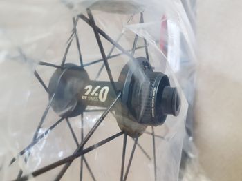 Used Dt Swiss ARC 1400 Dicut Carbon 62 mm Disc Clincher 12x100 DT 240 Hub bike — image 13 of 23