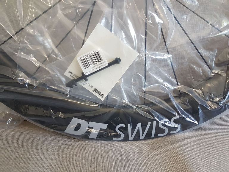 Used Dt Swiss ARC 1400 Dicut Carbon 62 mm Disc Clincher 12x100 DT 240 Hub bike — image 3 of 23