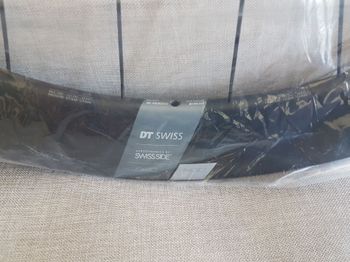 Used Dt Swiss ARC 1400 Dicut Carbon 62 mm Disc Clincher 12x100 DT 240 Hub bike — image 4 of 23