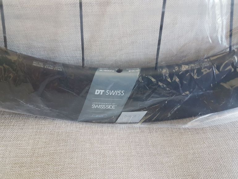 Used Dt Swiss ARC 1400 Dicut Carbon 62 mm Disc Clincher 12x100 DT 240 Hub bike — image 4 of 23