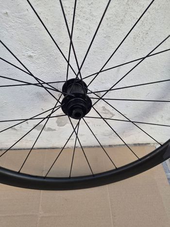 Used Zipp 303 firecrest 2025 bike — image 3 of 5