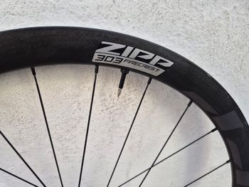 Used Zipp 303 firecrest 2025 bike — image 4 of 5