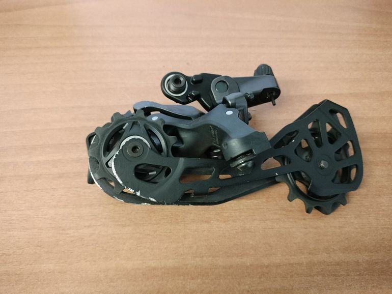 Used Shimano GRX 12-speed Groupset 2025 bike — image 4 of 11