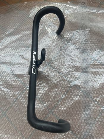 Used Cadex Race Handlebar 2024 bike — image 6 of 7