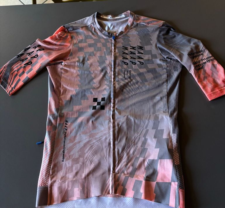 Used MAAP Privateer T.R. pro air Jersey 2024 bike — image 2 of 6