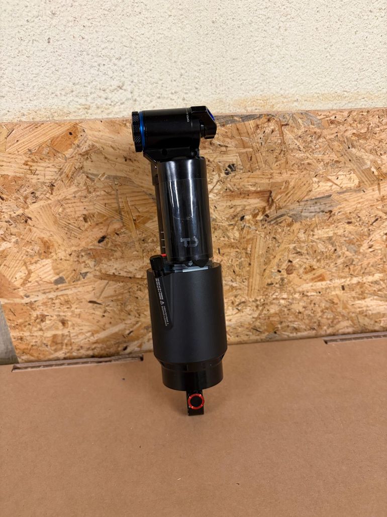 Used RockShox Vivid Select + 2025 bike — image 8 of 8