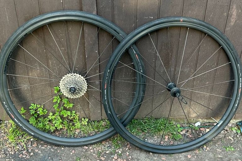 Used Dt Swiss PR 1400 DICUT OXiC 32 Wheel 2022 bike — image 1 of 10