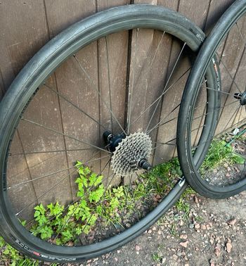 Used Dt Swiss PR 1400 DICUT OXiC 32 Wheel 2022 bike — image 2 of 10