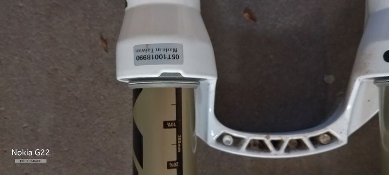 Used RockShox BoXXer RC 2010 bike — image 3 of 6