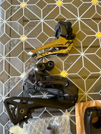 Used Shimano Ultegra Di2 Groupset 2025 bike — image 9 of 11