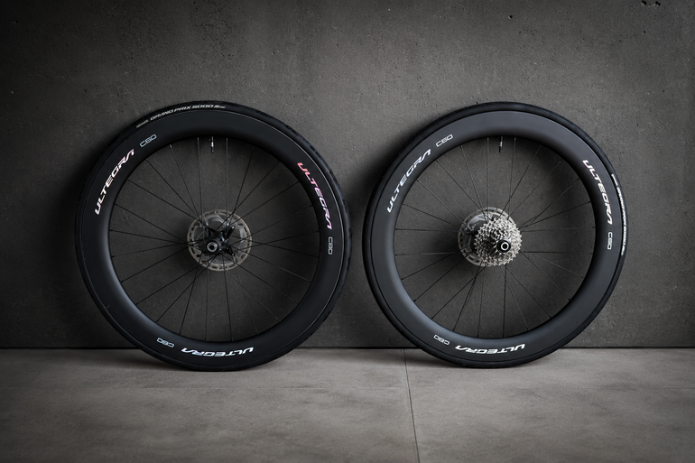 Used Shimano Ultegra WH-R8170 C60 Carbon Laufradsatz – Custom Decals bike — image 1 of 4